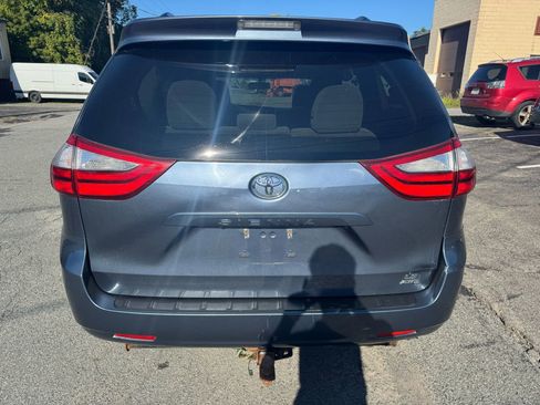 Used 2016 Toyota Sienna LE image 6
