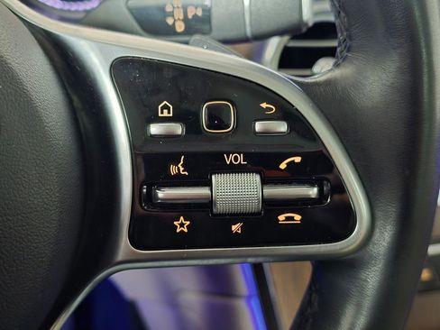 Used 2022 Mercedes-Benz GLC 300 4MATIC w/ Premium Package Lite image 33