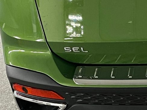 New 2026 Volkswagen Taos SEL AWD/4WD image 36