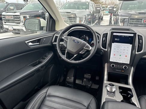 Used 2024 Ford Edge SEL image 11
