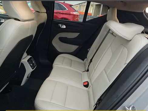 Used 2024 Volvo XC40 B5 Plus w/ Protection Package Premier AWD/4WD image 11
