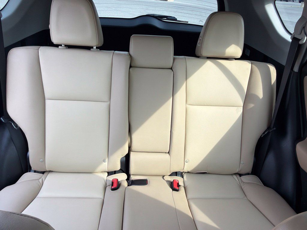 Used 2014 Toyota RAV4 Limited w/ Technology Package AWD/4WD image 21