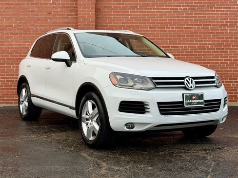 Used 2013 Volkswagen Touareg VR6 image 3