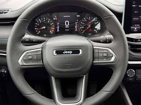 New 2026 Jeep Compass Latitude image 12