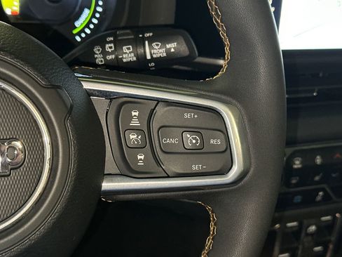 Used 2024 Jeep Wrangler High Altitude AWD/4WD image 24