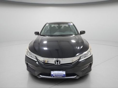 Used 2017 Honda Accord EX image 2