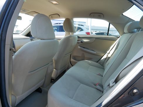 Used 2010 Toyota Corolla LE FWD image 23