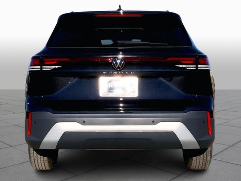 Used 2026 Volkswagen Tiguan S FWD image 4