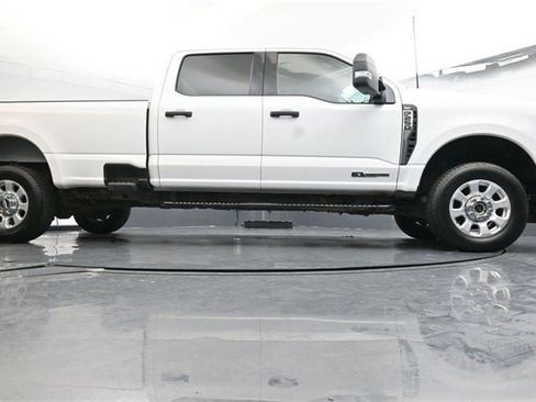 Used 2024 Ford F250 XLT image 37