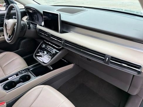 Used 2022 Lincoln Corsair FWD image 10