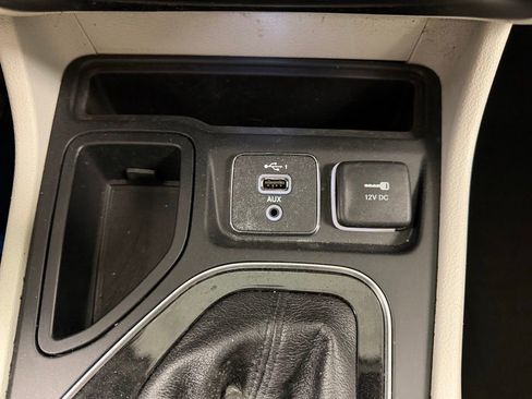 Used 2020 Jeep Cherokee Limited FWD image 29
