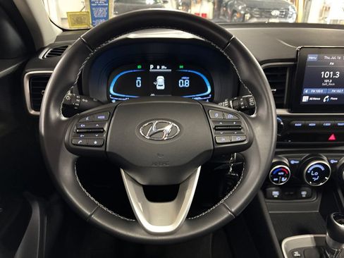 Used 2023 Hyundai Venue SEL w/ Cargo Package FWD image 11