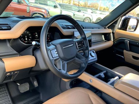 Used 2025 Land Rover Defender 110 X-Dynamic SE image 14