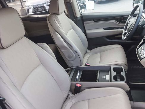Used 2024 Honda Odyssey Elite image 16