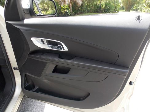 Used 2015 Chevrolet Equinox LS FWD image 17