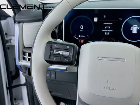 Used 2025 Hyundai Santa Fe Calligraphy image 14