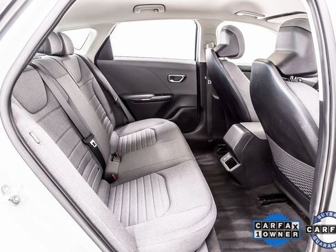 Used 2025 Kia K4 EX image 33