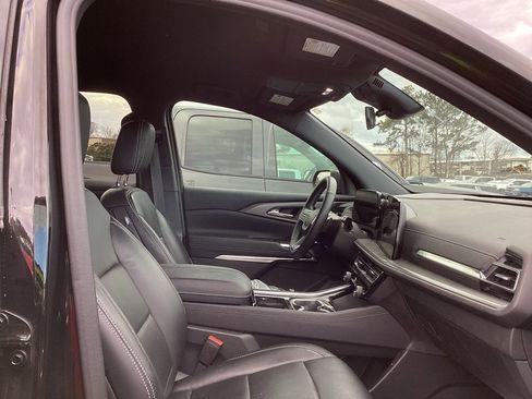 Used 2024 Chevrolet Traverse LS w/ Midnight/Sport Edition image 6