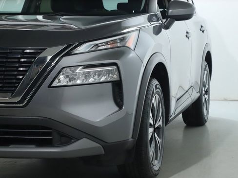 Used 2023 Nissan Rogue SV image 5