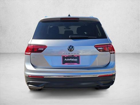 Used 2024 Volkswagen Tiguan SE image 7