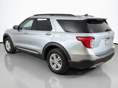 Used 2023 Ford Explorer XLT w/ Equipment Group 202A AWD/4WD image 9