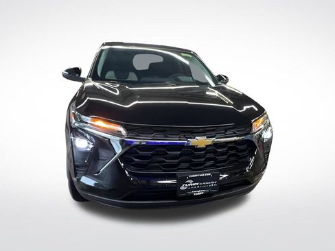 Used 2026 Chevrolet Trax LS w/ LS Convenience Package FWD image 4