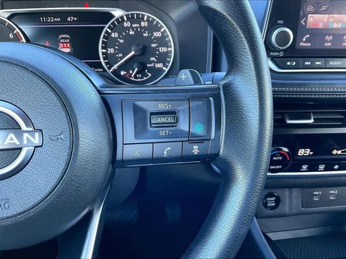 Used 2024 Nissan Rogue SV image 23