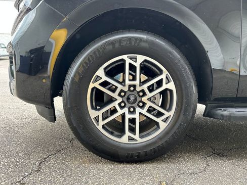 Used 2025 Ford Expedition Active image 7