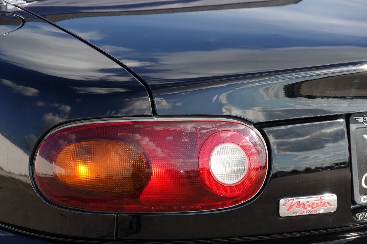 Used 1996 MAZDA MX-5 Miata RWD image 48