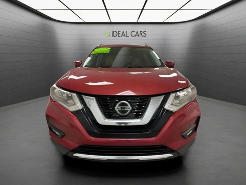 Used 2018 Nissan Rogue SV w/ Premium Package FWD image 2