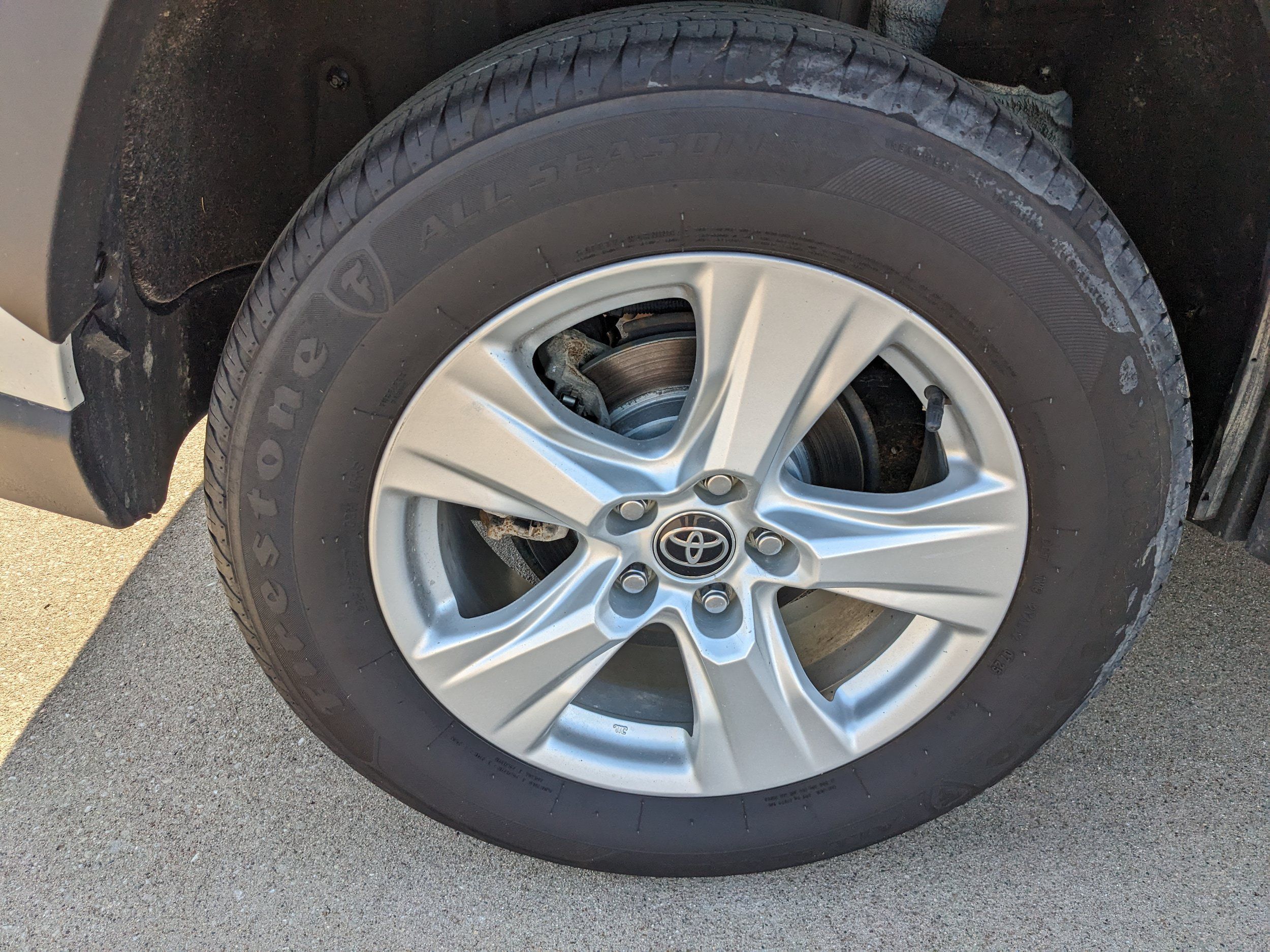 Used 2021 Toyota RAV4 XLE AWD/4WD image 9
