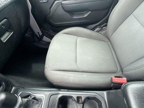 Used 2023 Jeep Wrangler Unlimited Sport AWD/4WD image 18