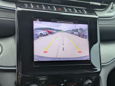 Used 2024 Jeep Grand Cherokee L Altitude RWD image 18