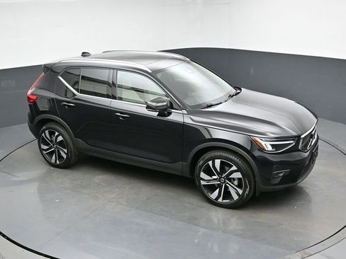 Used 2023 Volvo XC40 B5 Plus w/ Protection Package Premier AWD/4WD image 42