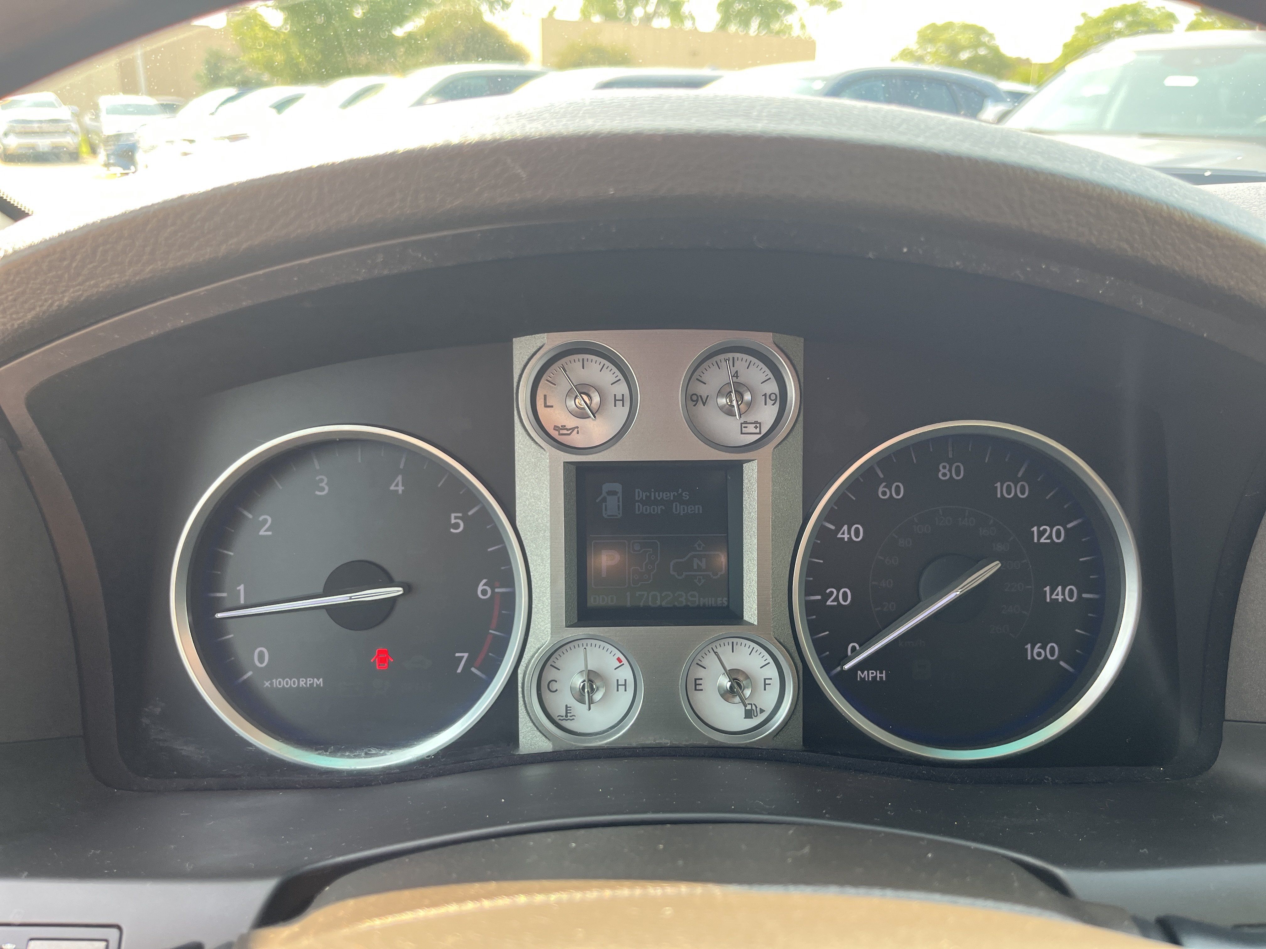 Used 2011 Lexus LX 570 4WD w/ Luxury Pkg image 22