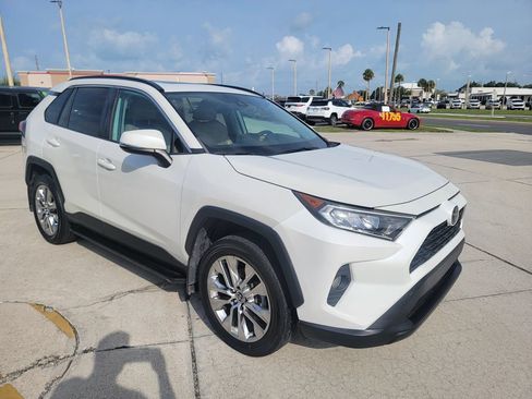 Used 2021 Toyota RAV4 XLE Premium FWD image 7