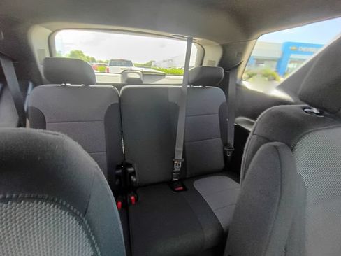 Used 2023 Chevrolet Traverse LT FWD image 22
