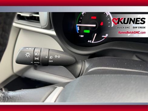 Used 2024 Toyota Sienna XLE image 21