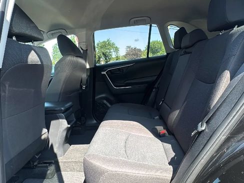 Used 2021 Toyota RAV4 LE FWD image 15