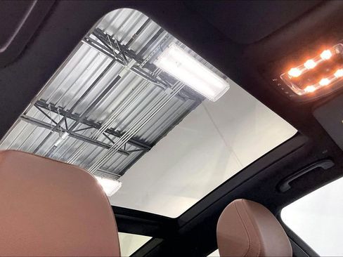 Used 2025 Mercedes-Benz GLE 350 4MATIC image 14