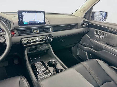 Certified 2024 Honda Pilot Touring image 24