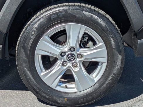 Used 2021 Toyota RAV4 XLE image 13