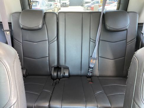 Used 2016 Cadillac Escalade Luxury RWD image 18