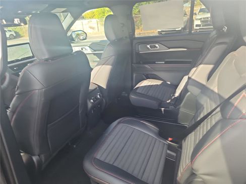 New 2026 Ford Explorer ST-Line w/ ST-Line Street Pack image 17