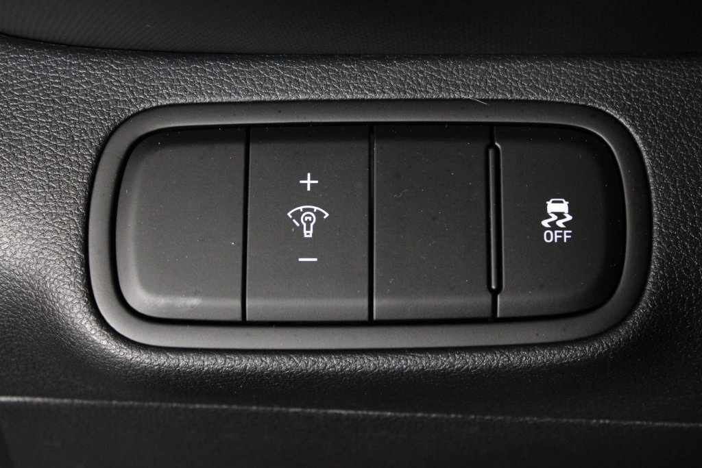 Certified 2026 Hyundai Venue SEL FWD image 25