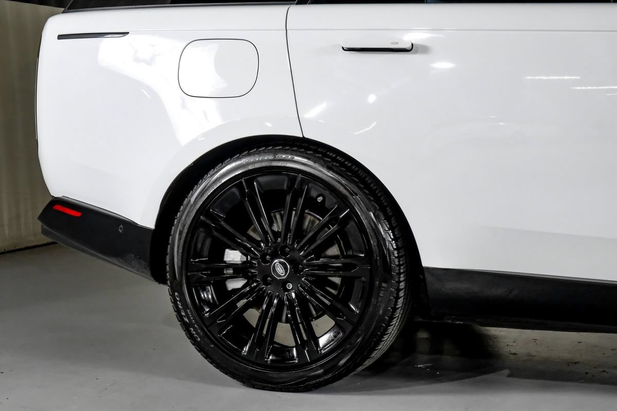Used 2024 Land Rover Range Rover SE AWD/4WD image 6