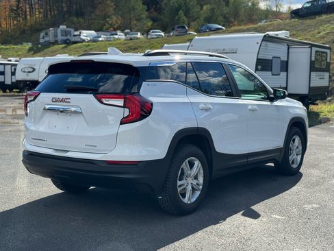 Used 2023 GMC Terrain SLE w/ Driver Convenience Package image 5