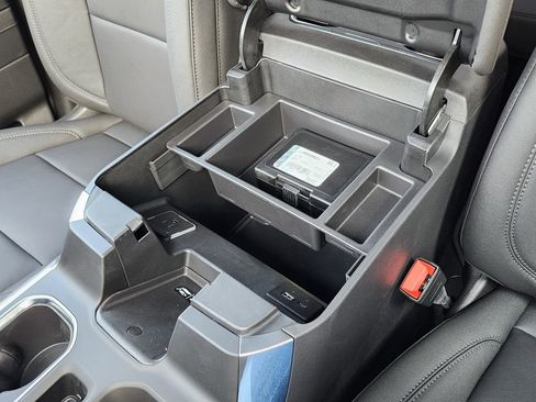 New 2026 GMC Sierra 1500 SLT image 32