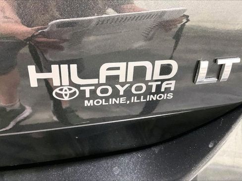 Used 2018 Chevrolet Equinox LT FWD image 8
