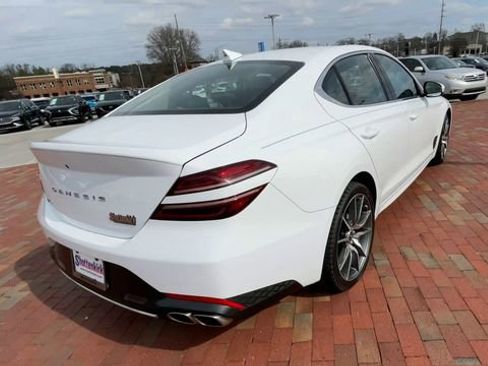 Used 2023 Genesis G70 2.0T RWD image 9